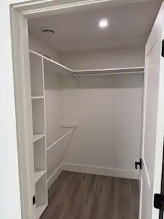 Beautiful Large 1 Bedroom Apartment - Photo 7