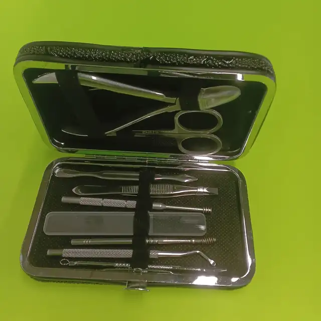 Quan Ren 12-Piece Manicure & Pedicure Set with Compact...  ITEM# - Photo 3