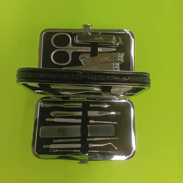 Quan Ren 12-Piece Manicure & Pedicure Set with Compact...  ITEM# - Photo 4