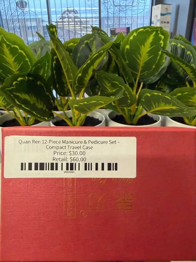 Quan Ren 12-Piece Manicure & Pedicure Set with Compact...  ITEM# - Photo 5