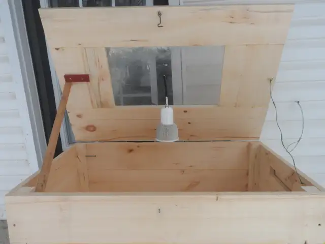 Brooder box for your chicks - Photo 3