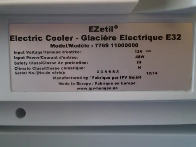 MOBICOOL (EZEtil) 12 VOLT COOLER-$75-42 CANS-6 2L BOTTLES-32 QT - Photo 9