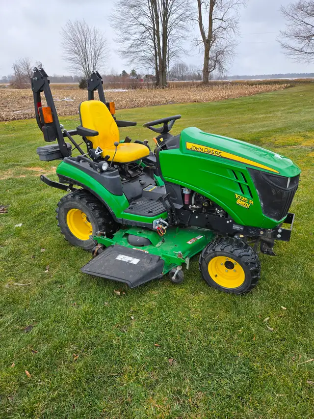 John Deere 1025r