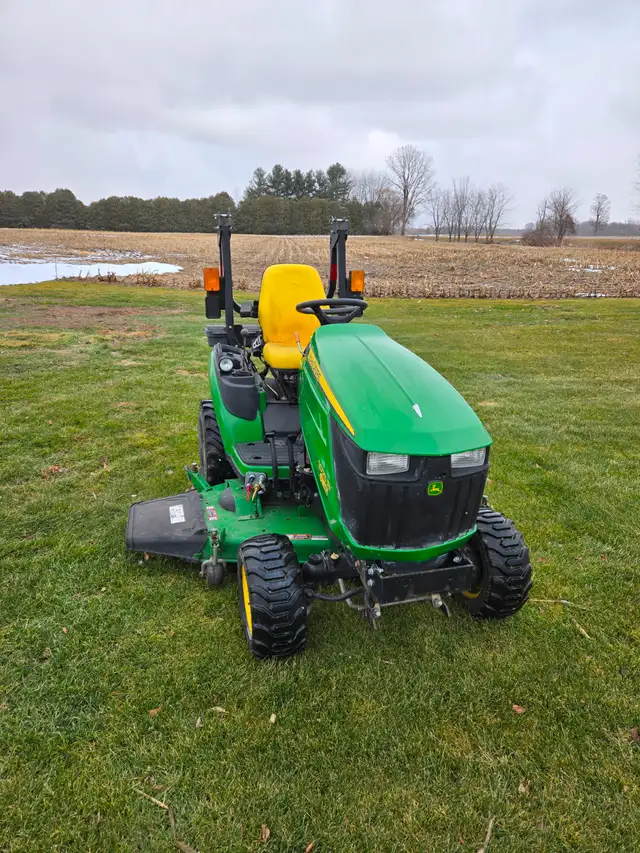 John Deere 1025r - Photo 2