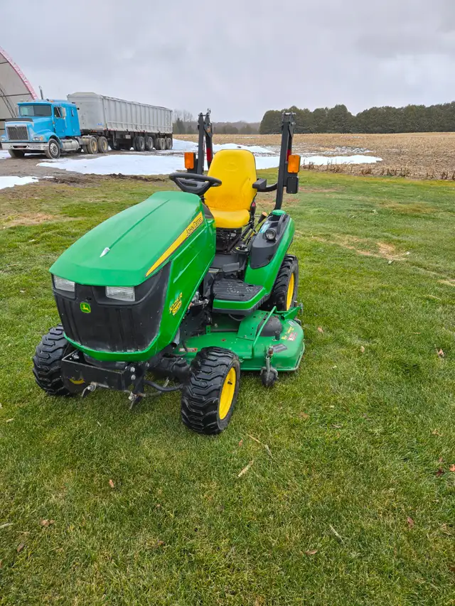 John Deere 1025r - Photo 3