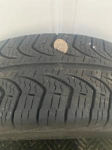 One P185/60R15 ALL SEASON RADIAL TIRE - Photo 2