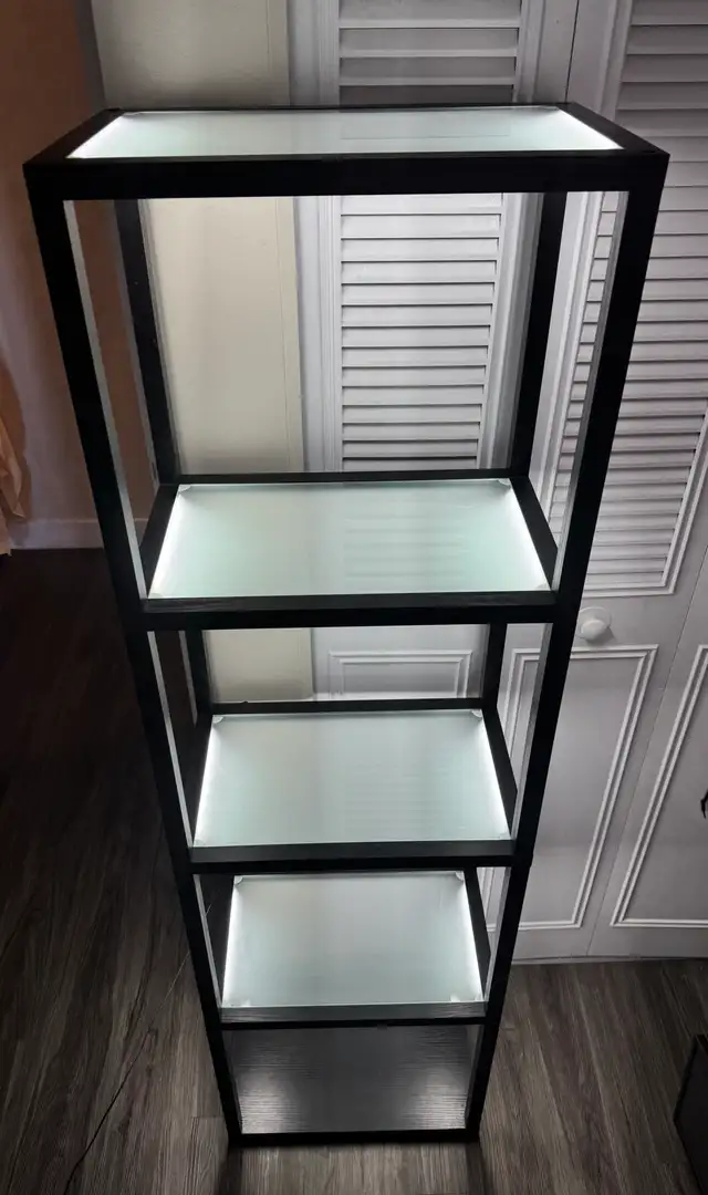 LED display shelf