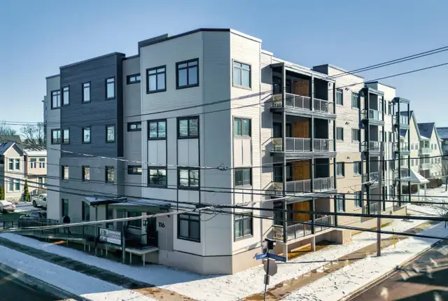 1 bedroom apartment- Near avenir center