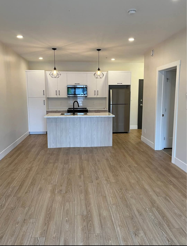 1 bedroom apartment- Near avenir center - Photo 2