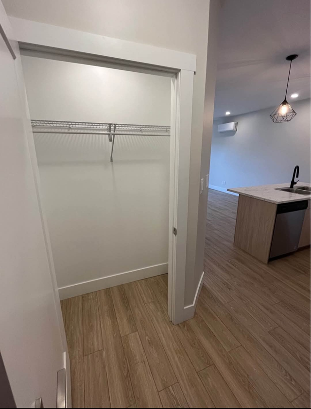 1 bedroom apartment- Near avenir center - Photo 3