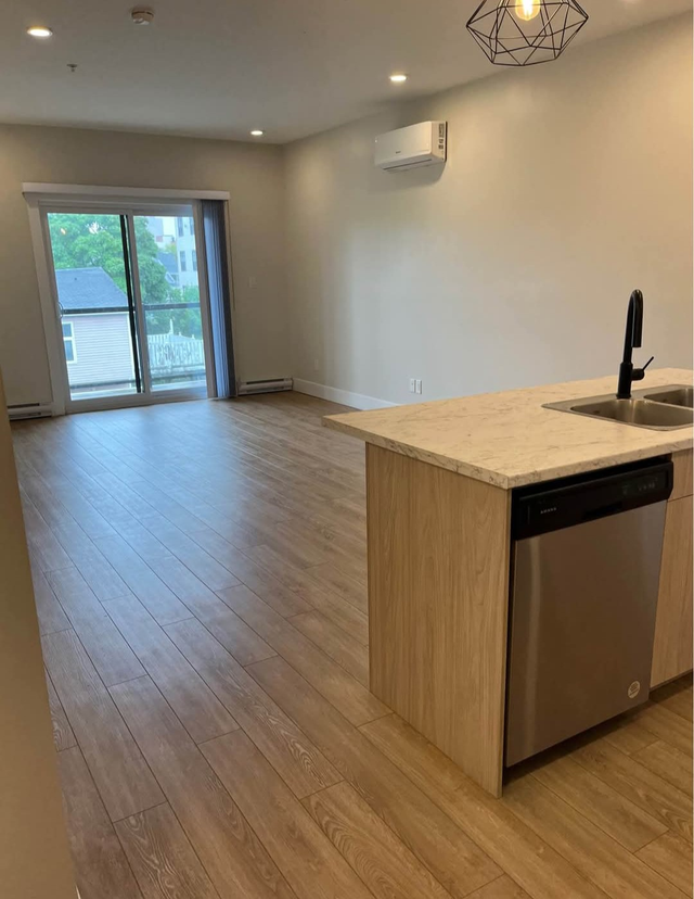 1 bedroom apartment- Near avenir center - Photo 5