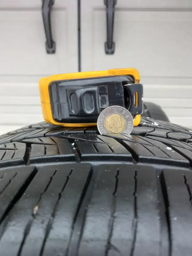 2 tires GENERAL 235/45/R18 all season. - Photo 3