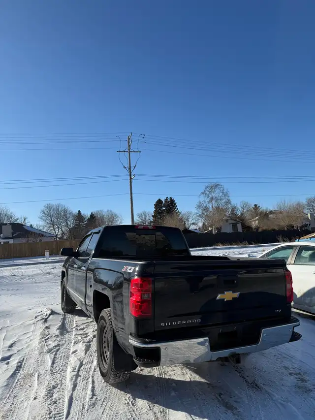 Cheverolet Silverado 1500 Z71 Ltz 4x4 Crew Cab- No accidents - Photo 3