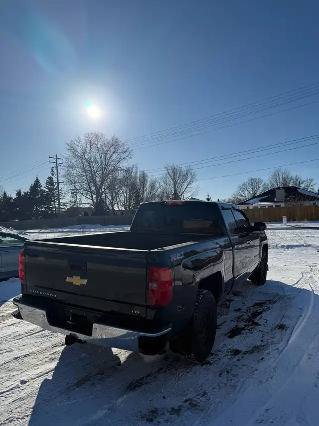 Cheverolet Silverado 1500 Z71 Ltz 4x4 Crew Cab- No accidents - Photo 4