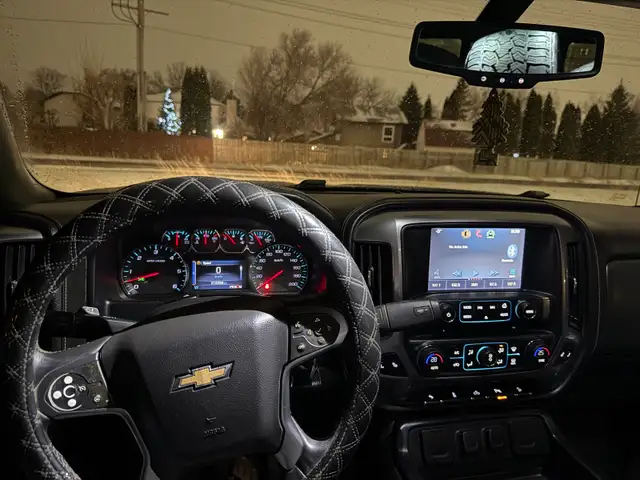 Cheverolet Silverado 1500 Z71 Ltz 4x4 Crew Cab- No accidents - Photo 8