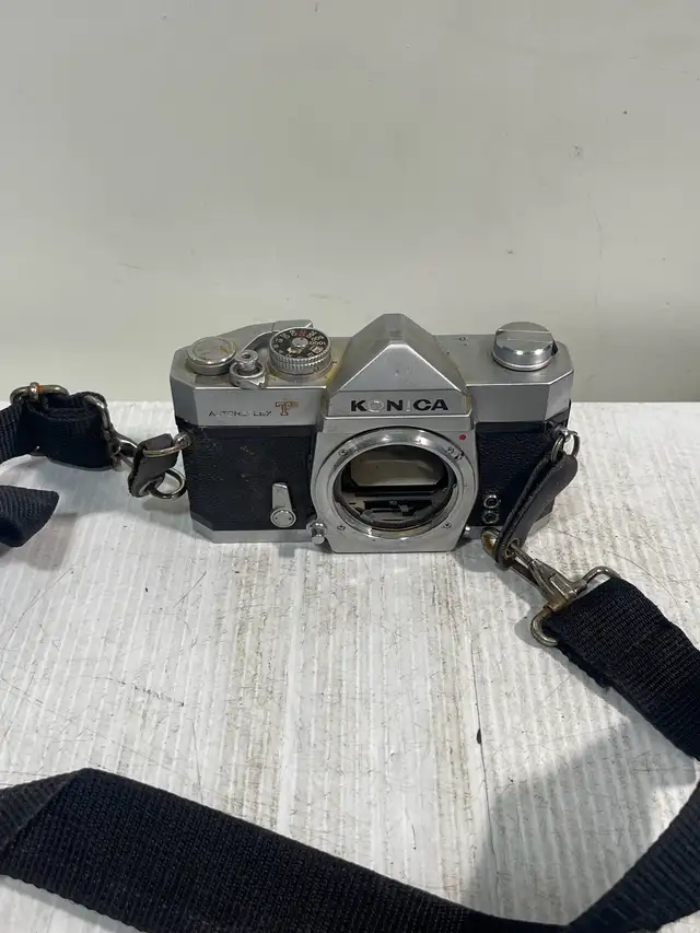 Konica Autoreflex T
