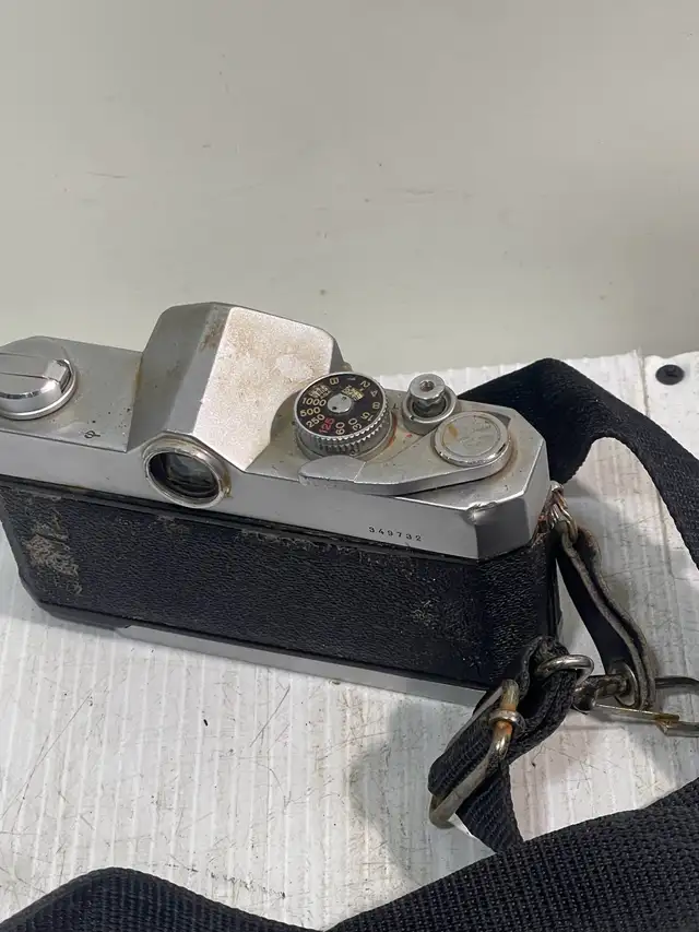 Konica Autoreflex T - Photo 2