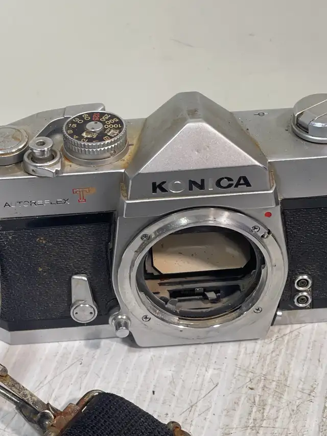 Konica Autoreflex T - Photo 3