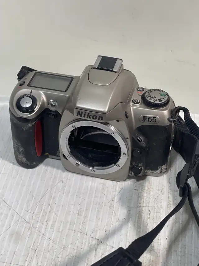 Nikon F65 - Photo 10
