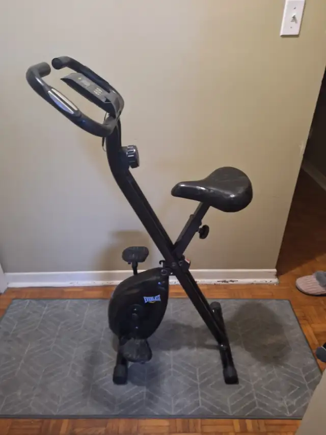 $50 Everlast Exercise Folding Bike Midland - Photo 2