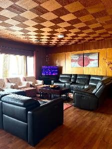 Furnished 4-Bedroom Lakefront Residence sleeps up to 10