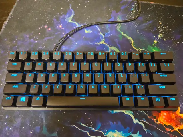 Razer Huntsman Mini 60% Clicky Optical Gaming Keyboard - Photo 2