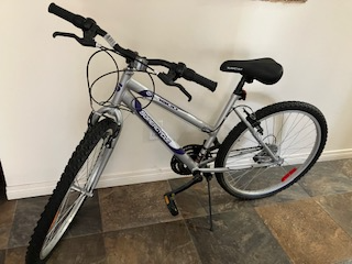Woman's bicycle - SC 26' 1800 GY, Silver. New helmet & pump $150