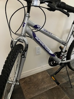 Woman's bicycle - SC 26' 1800 GY, Silver. New helmet & pump $150 - Photo 2