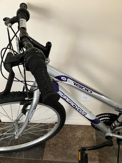 Woman's bicycle - SC 26' 1800 GY, Silver. New helmet & pump $150 - Photo 5