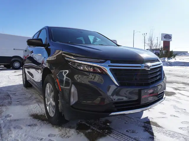 2022 Chevrolet Equinox AWD onlyl 36 K! | Loaded | Impeccable - Photo 6