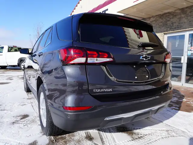 2022 Chevrolet Equinox AWD onlyl 36 K! | Loaded | Impeccable - Photo 11