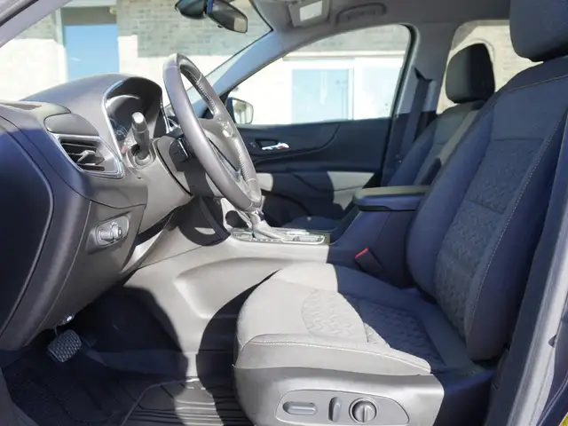 2022 Chevrolet Equinox AWD onlyl 36 K! | Loaded | Impeccable - Photo 18