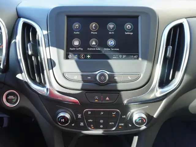 2022 Chevrolet Equinox AWD onlyl 36 K! | Loaded | Impeccable - Photo 23