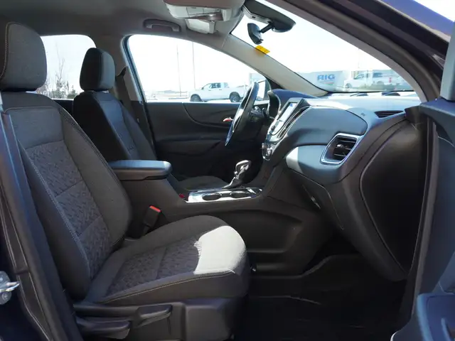 2022 Chevrolet Equinox AWD onlyl 36 K! | Loaded | Impeccable - Photo 29