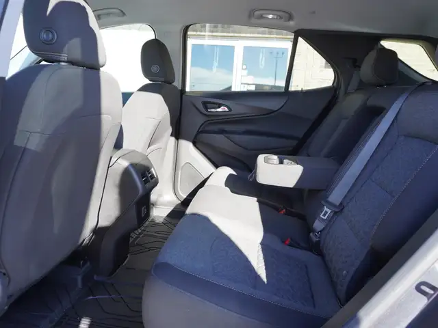 2022 Chevrolet Equinox AWD onlyl 36 K! | Loaded | Impeccable - Photo 31