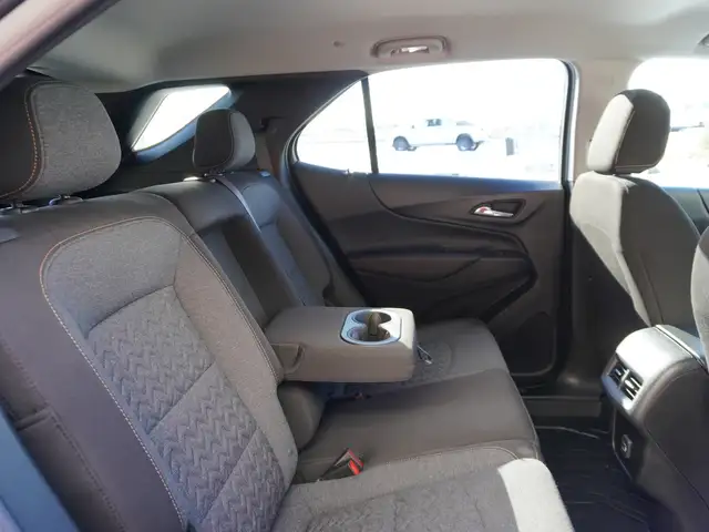 2022 Chevrolet Equinox AWD onlyl 36 K! | Loaded | Impeccable - Photo 33