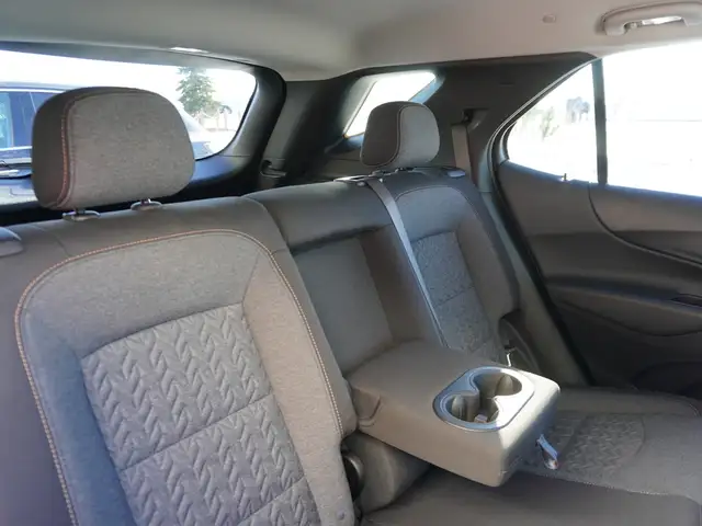 2022 Chevrolet Equinox AWD onlyl 36 K! | Loaded | Impeccable - Photo 34