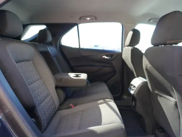 2022 Chevrolet Equinox AWD onlyl 36 K! | Loaded | Impeccable - Photo 40