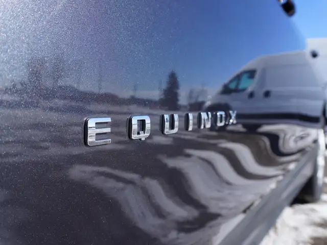 2022 Chevrolet Equinox AWD onlyl 36 K! | Loaded | Impeccable - Photo 42