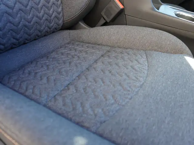 2022 Chevrolet Equinox AWD onlyl 36 K! | Loaded | Impeccable - Photo 44