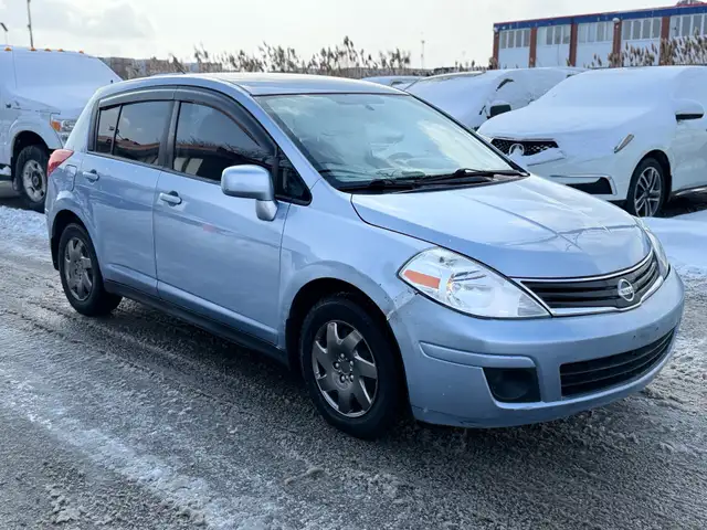 2011 Nissan Versa 5dr HB I4 Auto 1.8 S - Photo 3