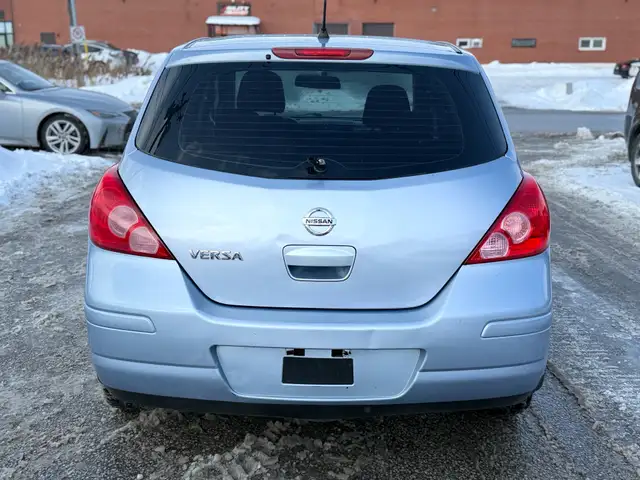 2011 Nissan Versa 5dr HB I4 Auto 1.8 S - Photo 7
