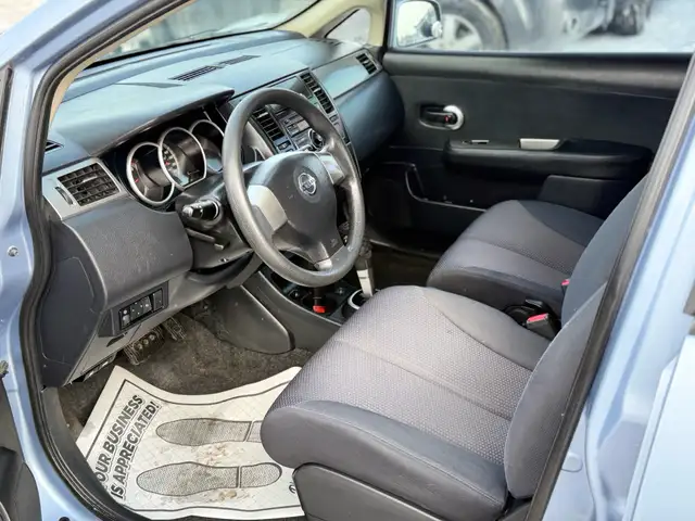 2011 Nissan Versa 5dr HB I4 Auto 1.8 S - Photo 8