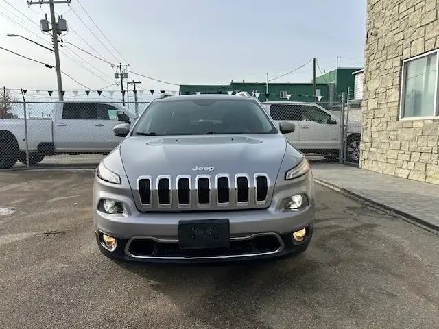 2016 Jeep Cherokee FWD 4dr Limited - Photo 2