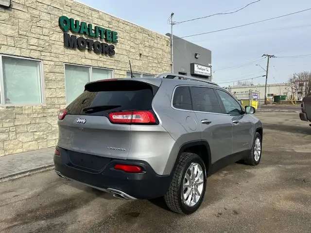 2016 Jeep Cherokee FWD 4dr Limited - Photo 5