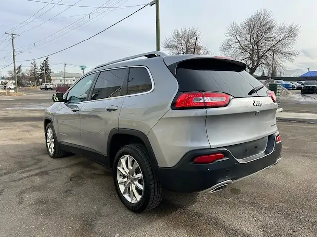 2016 Jeep Cherokee FWD 4dr Limited - Photo 7