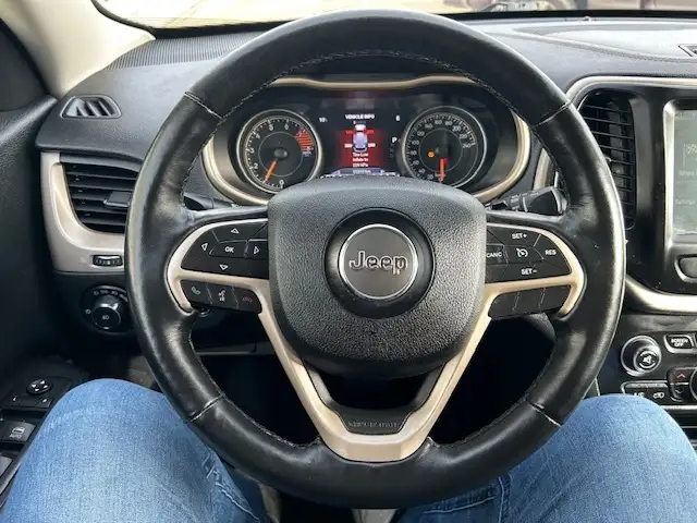 2016 Jeep Cherokee FWD 4dr Limited - Photo 10