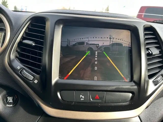 2016 Jeep Cherokee FWD 4dr Limited - Photo 12