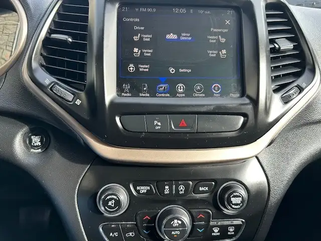 2016 Jeep Cherokee FWD 4dr Limited - Photo 13