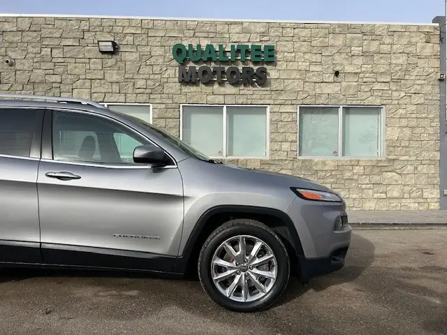 2016 Jeep Cherokee FWD 4dr Limited - Photo 18
